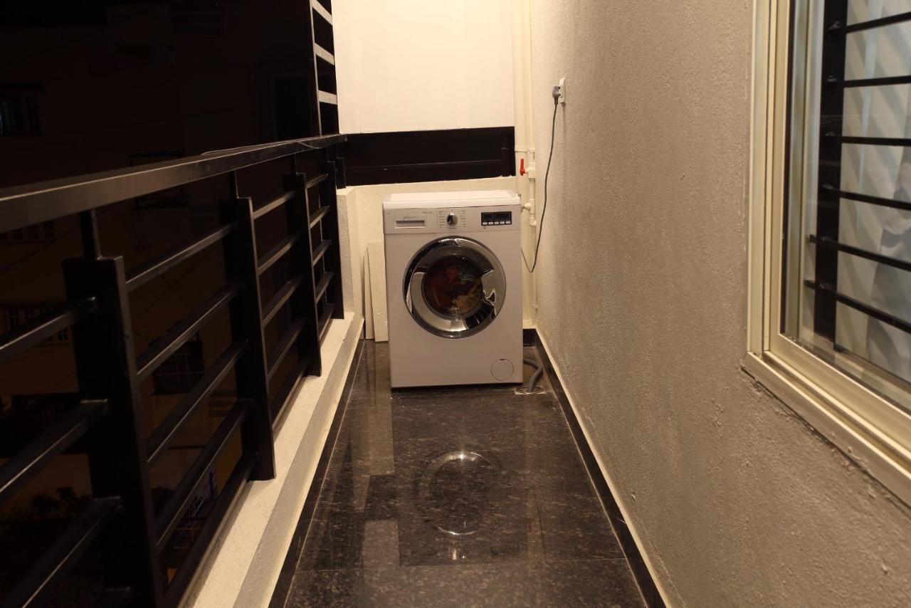 Qualtems Guest House-With Ac Options バンガロール エクステリア 写真